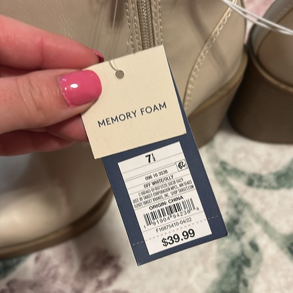 NWT universal thread cream boots - Picture 6 of 7